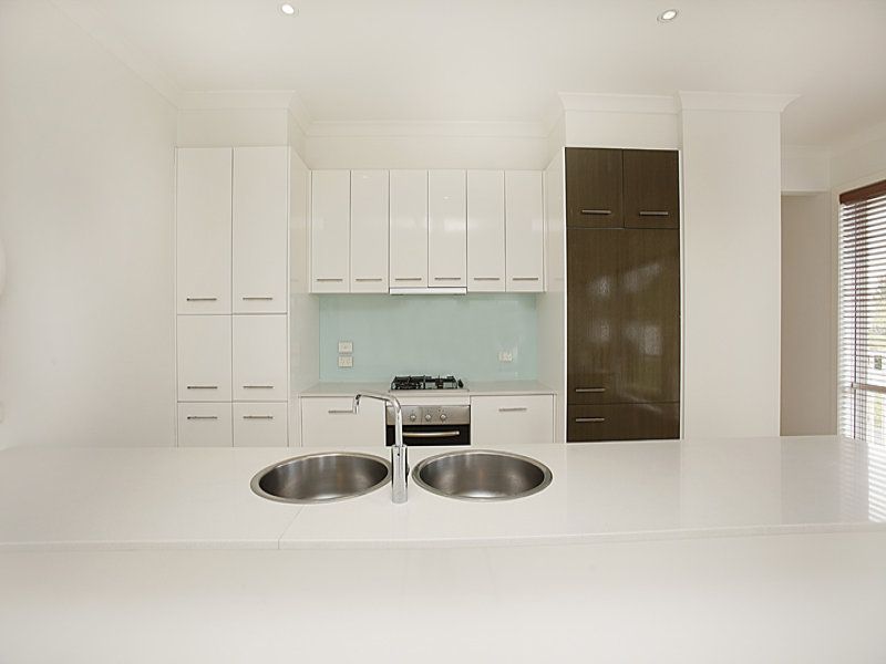 4 Signature Boulevard, Sanctuary Lakes - Thumbnail 5