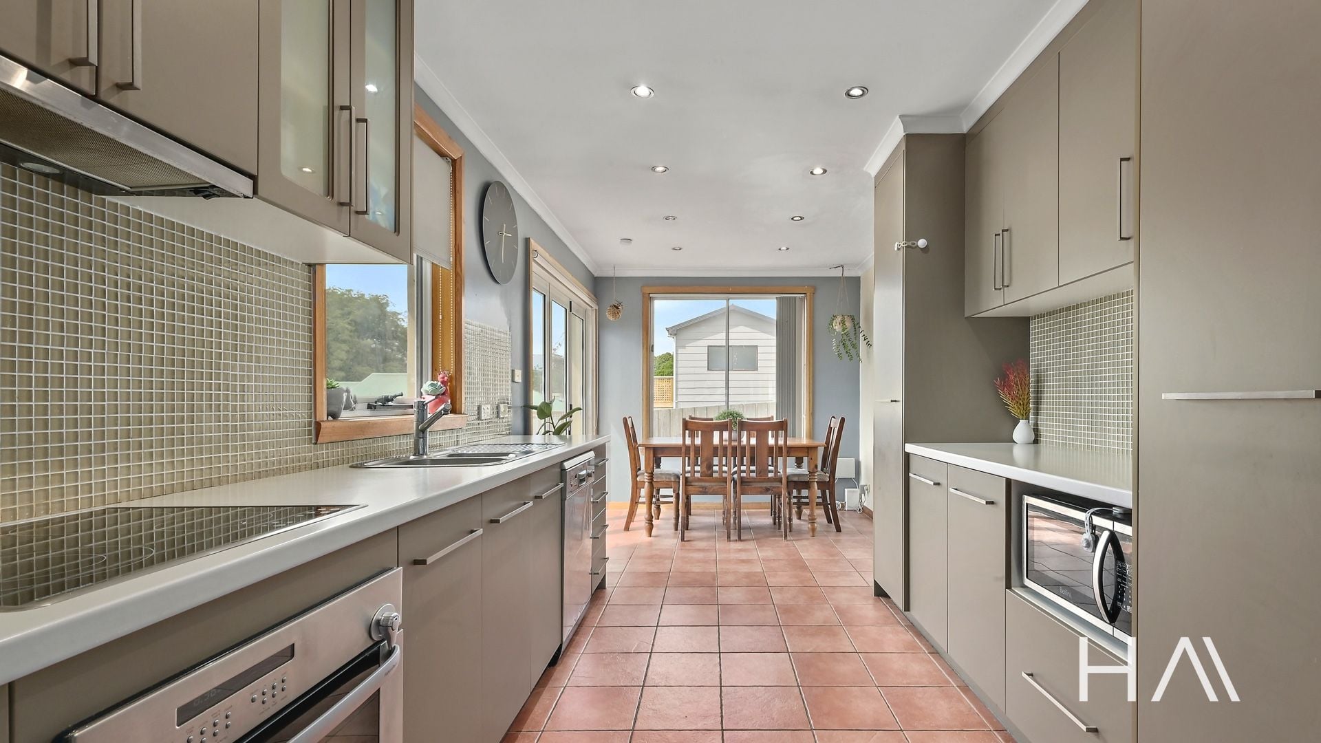24 Notley Street Newnham, Newnham - Thumbnail 7