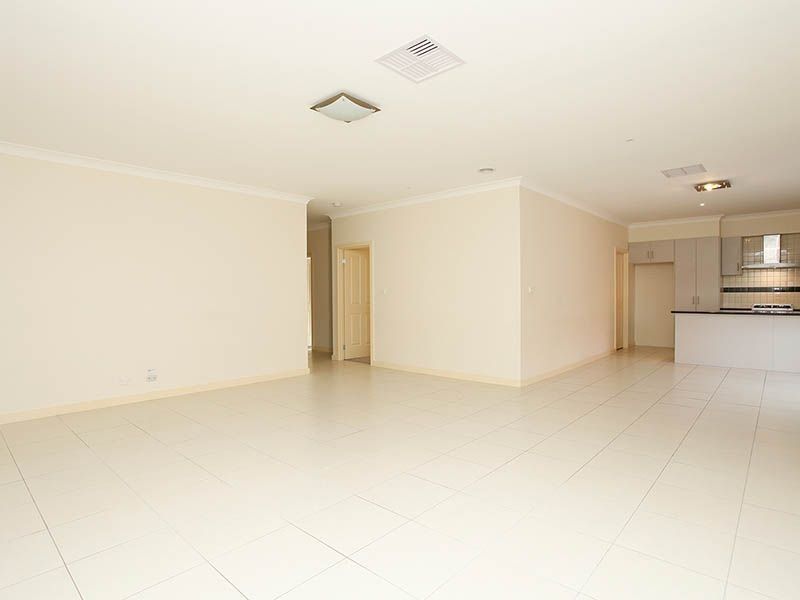 13 Hessing Green, Caroline Springs - Thumbnail 4