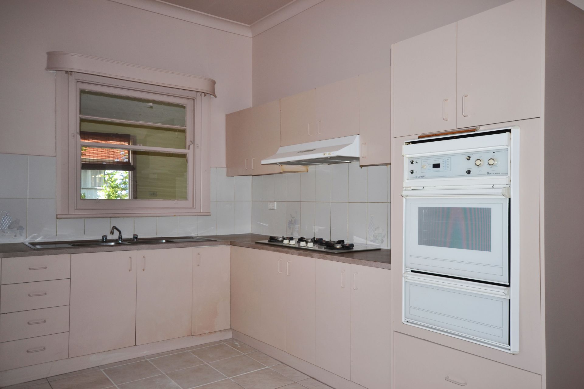 A PLACE TO CALL HOME AND READY FOR YOU TO MOVE INTO NOW!