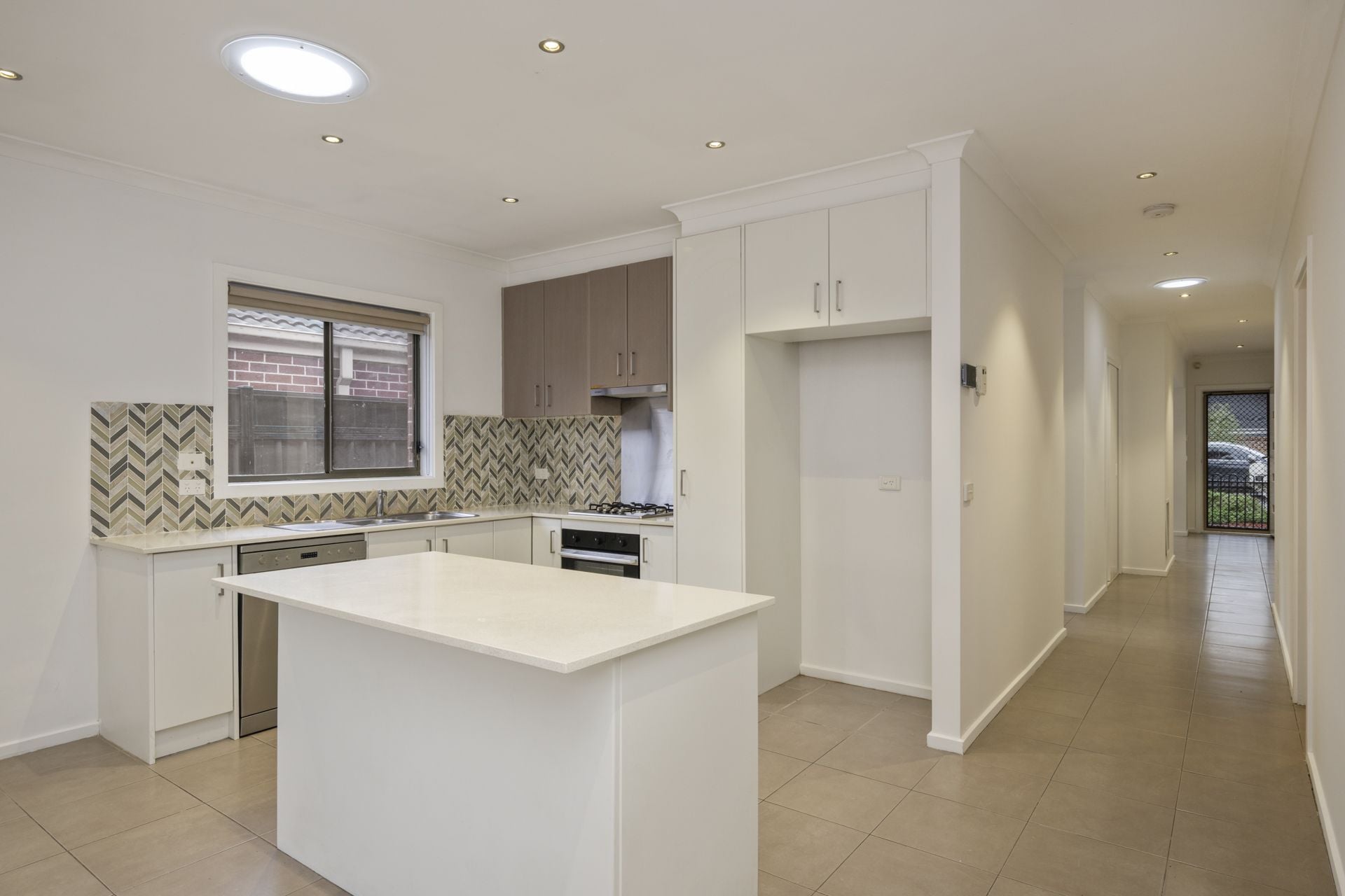 Spacious 4-Bedroom Family Home in Mernda Villages Estate