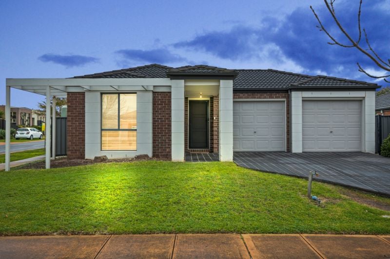 24 Pankhurst Promenade, Point Cook - Thumbnail 2