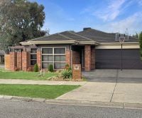 37 Prosperity Avenue, Cranbourne North VIC