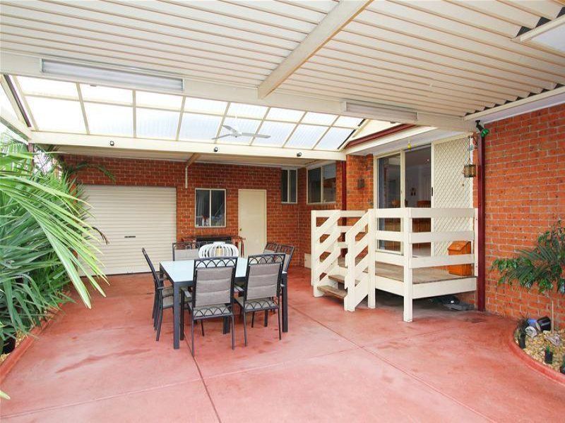 Family Home, Close to Everything!