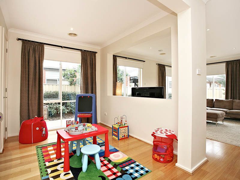 35 Cranwell Square, Caroline Springs - Thumbnail 5