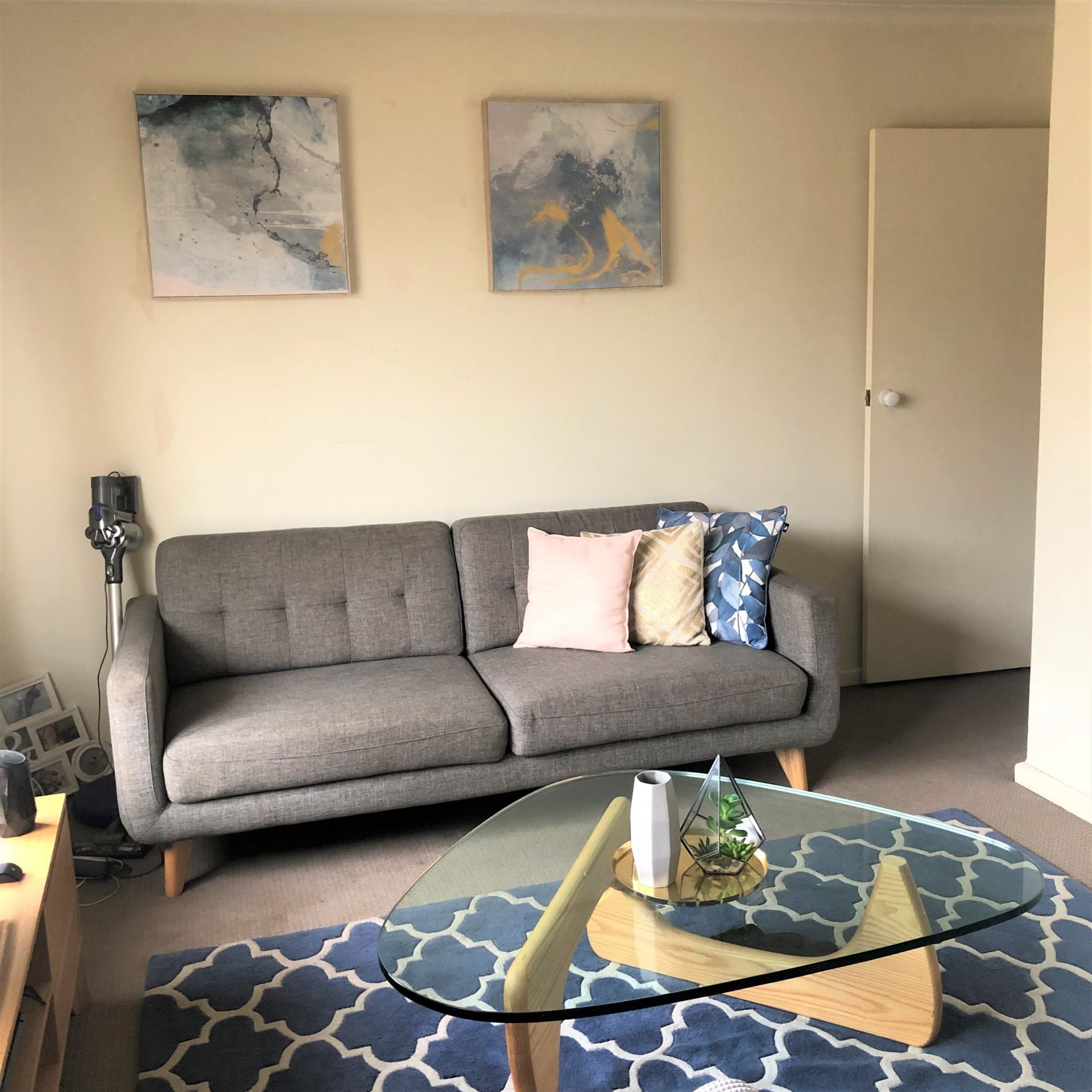Conveniently Located & Bright!
