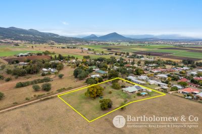 Hilltop Location / Kalbar/ Brick Home / 8094m2!