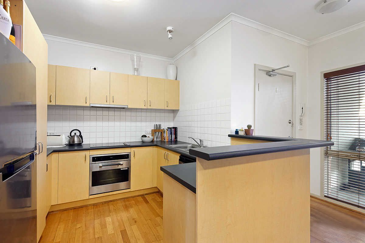 12/8 - 32 Howlett Street Kensington VIC, Kensington - Thumbnail 3