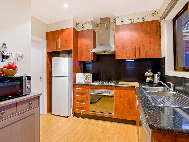 2/187 Maidstone Street, Altona - Thumbnail 4