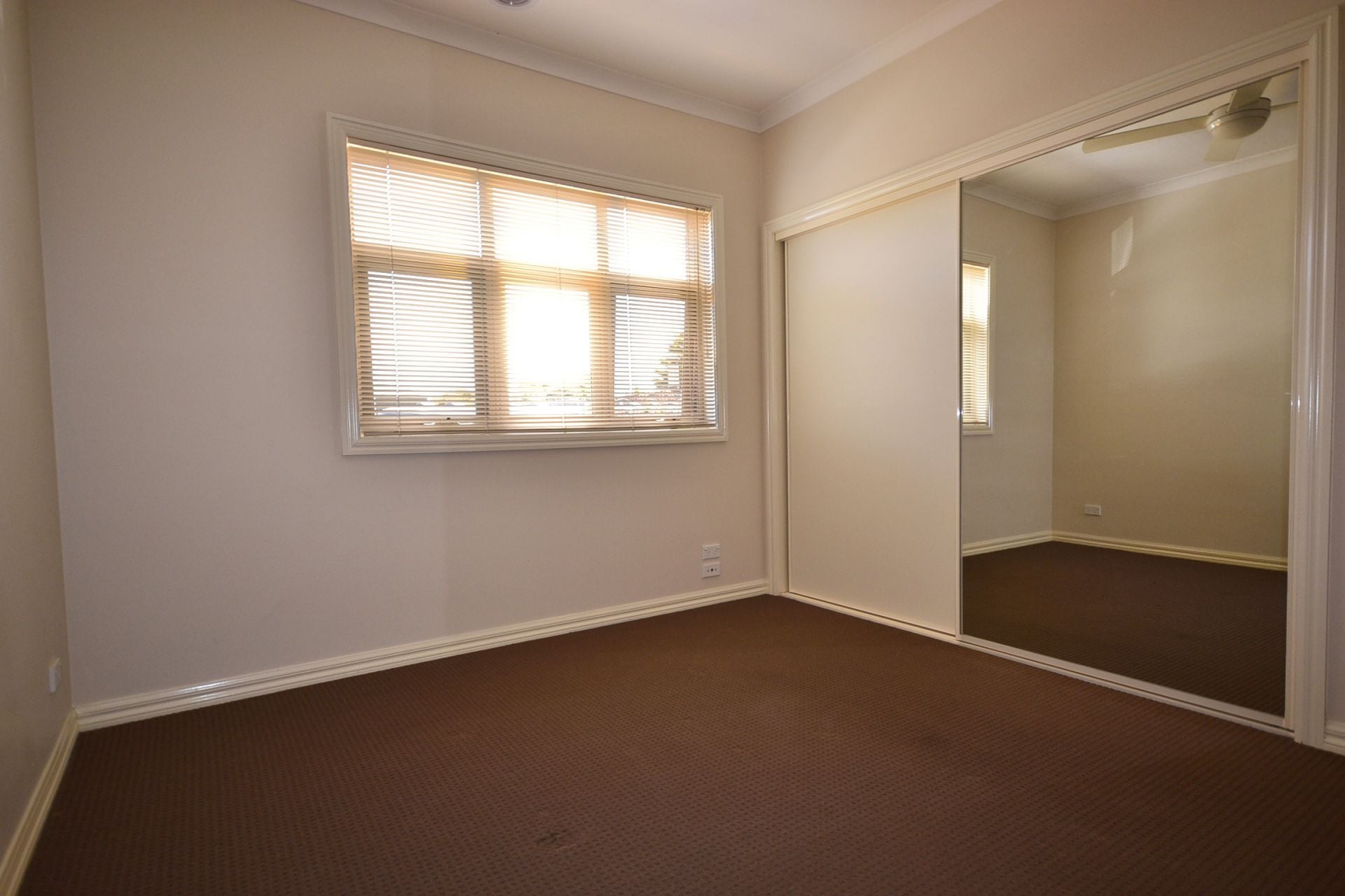 BRIGHT, SPACIOUS & IMMACULATLEY PRESENTED