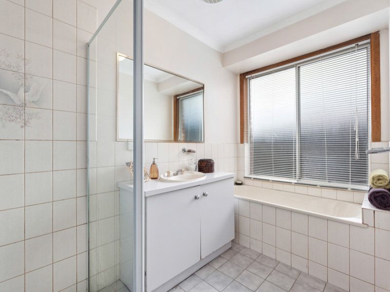 16 Yolanta Court, Seabrook - Thumbnail 7