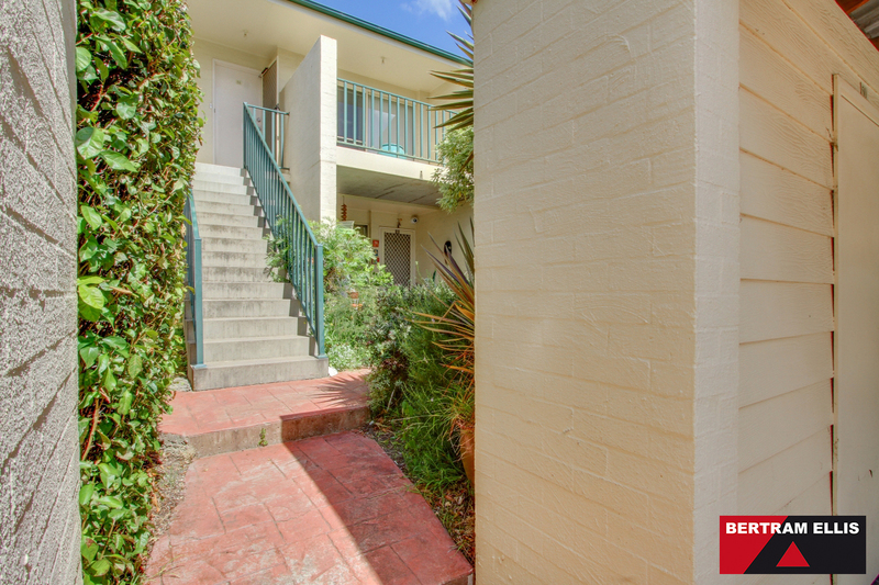 58D/12 Albermarle Place, Phillip - Thumbnail 2