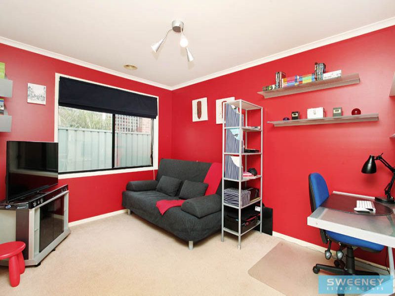 4 Castlemaine Way, Caroline Springs - Thumbnail 6