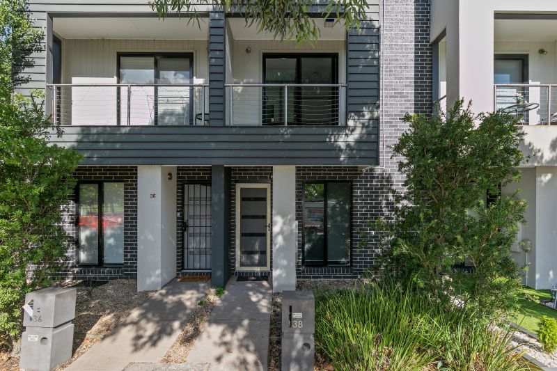 38 Little Windrock Lane, Craigieburn