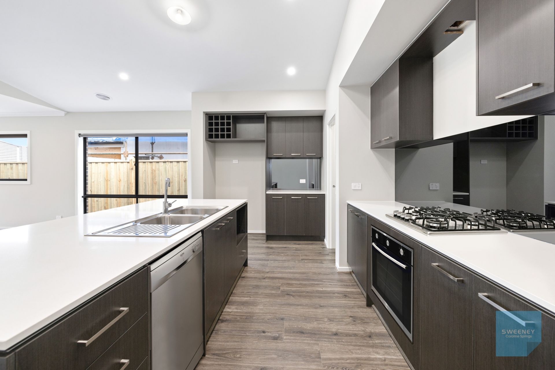 103 Walkside Boulevard, Fraser Rise - Thumbnail 4