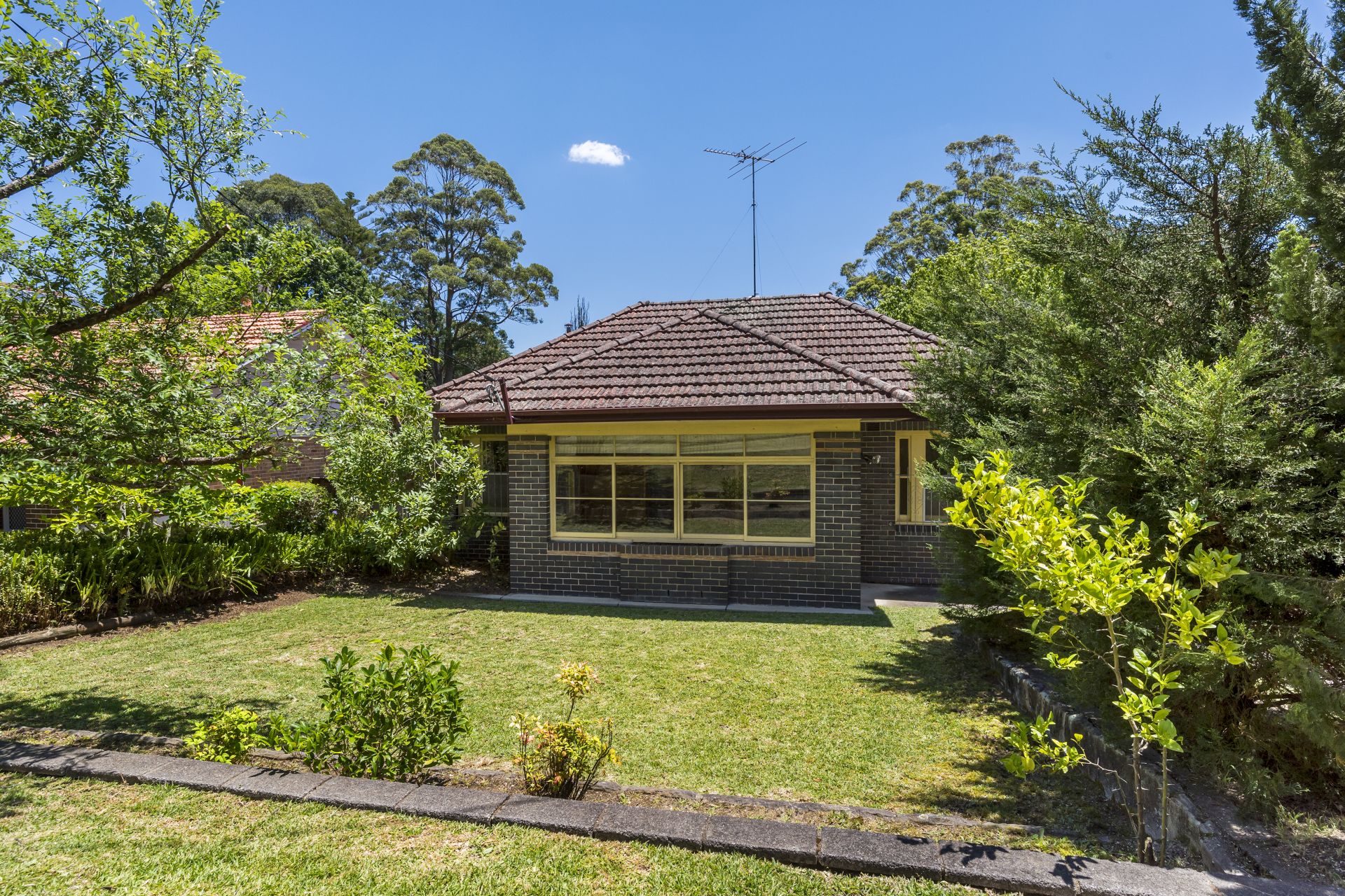 Real Estate For Lease 1/21 Wentworth Avenue Waitara , NSW