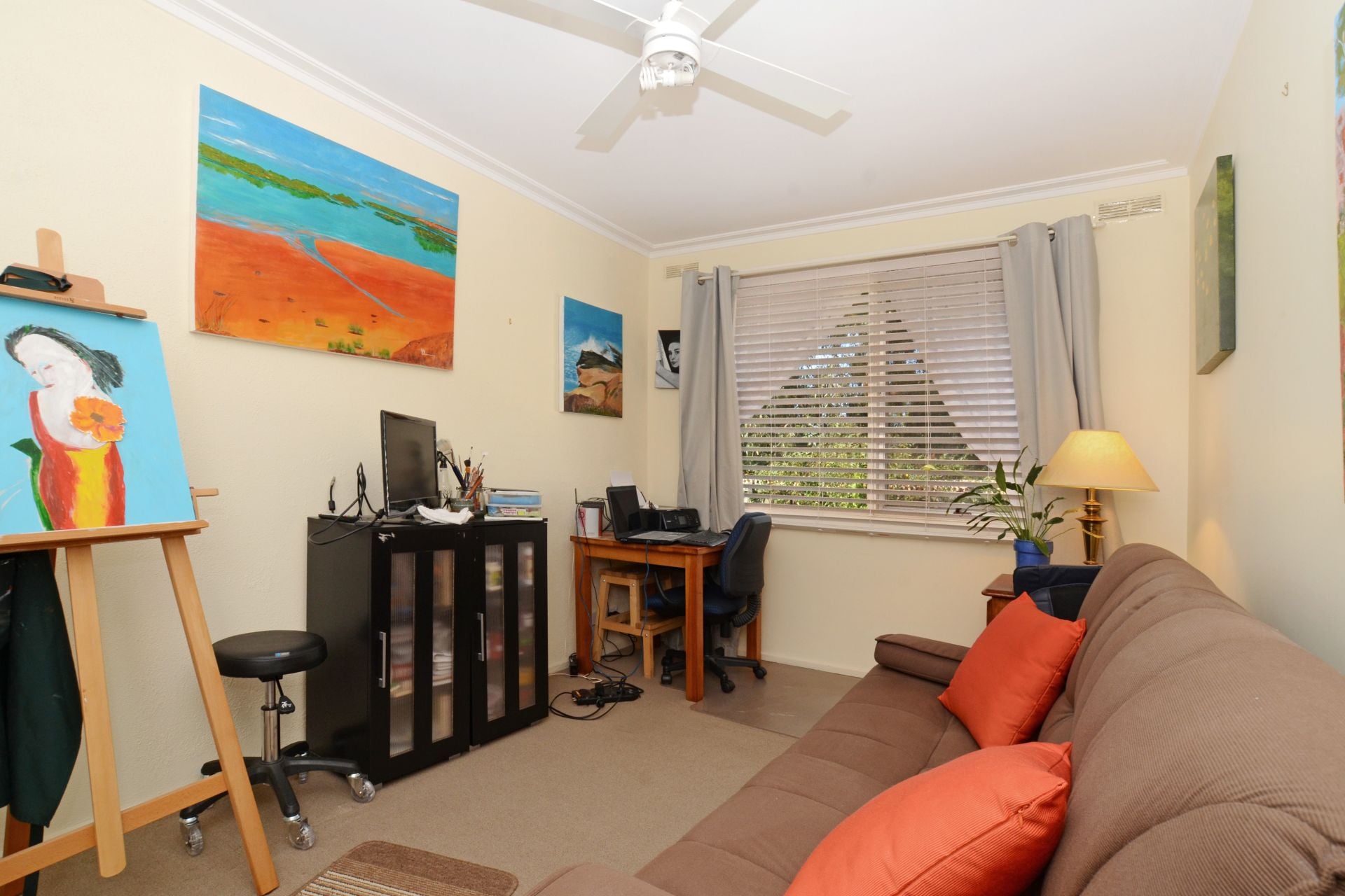 Kitchen Views Over Edwardes Lake Parklands