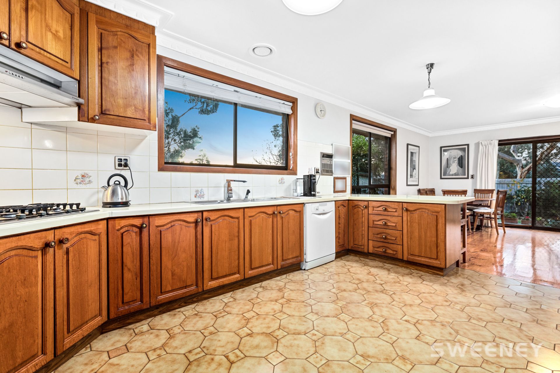 6 Investigator Grove, Altona Meadows - Thumbnail 8