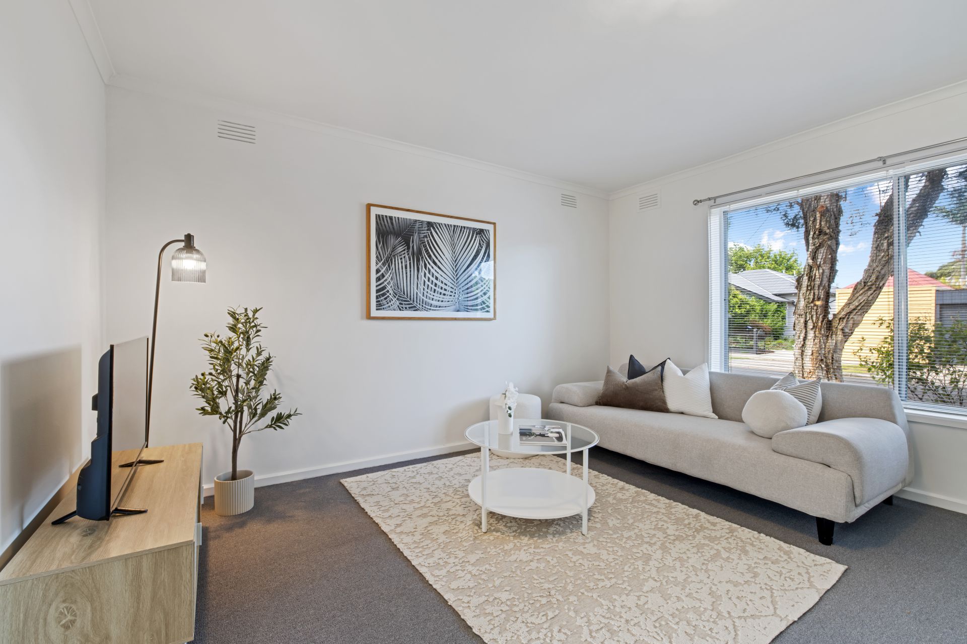 Easy Care Living In A Blue-Ribbon Locale