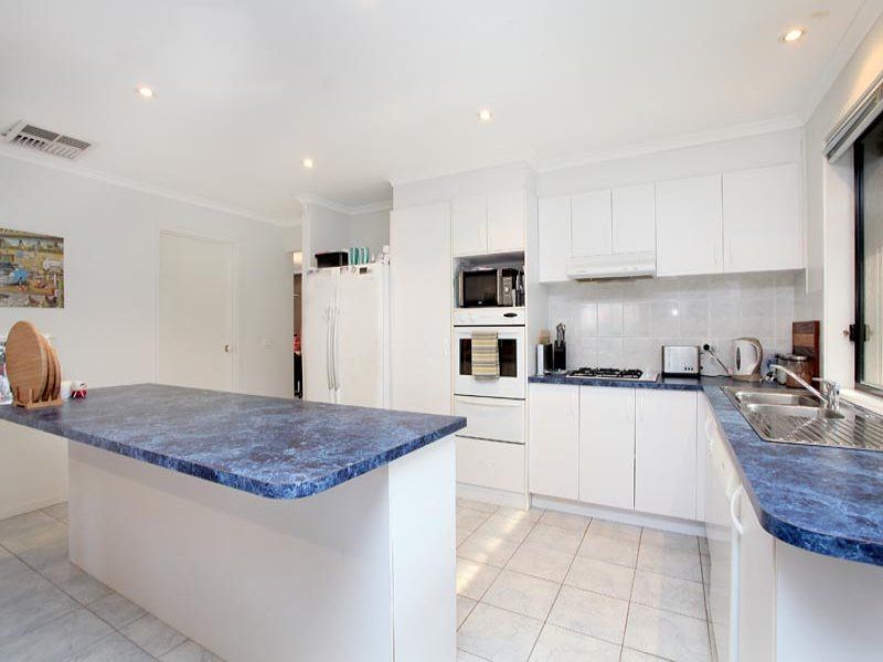 16 Niewand Avenue, Burnside - Thumbnail 3