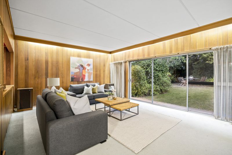 135 Blackburn Road, Mount Waverley - Thumbnail 2