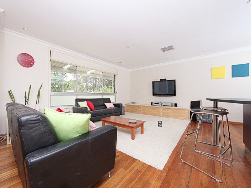 76 Dixon Drive, Holder - Thumbnail 4