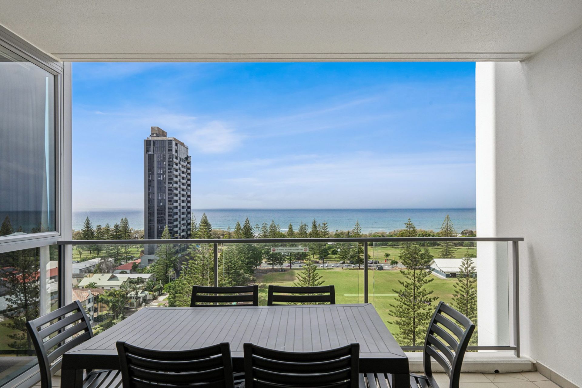 113/25 Surf Parade, Broadbeach - Thumbnail 3