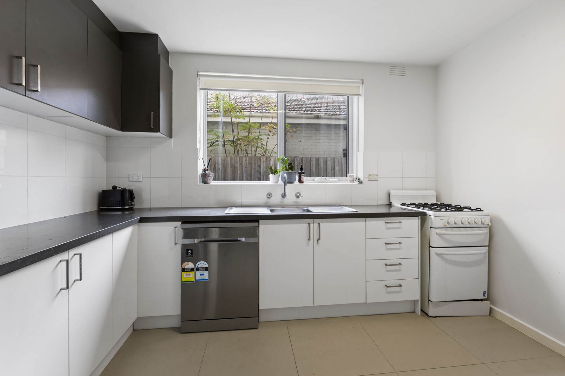 1/145A Hotham Street, Balaclava - Thumbnail 3