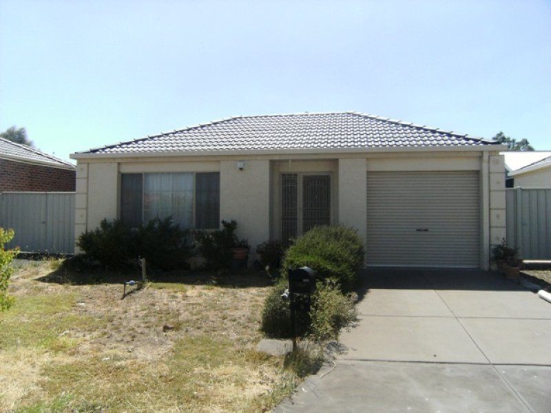 8 Loddon Close, Caroline Springs - Thumbnail 2