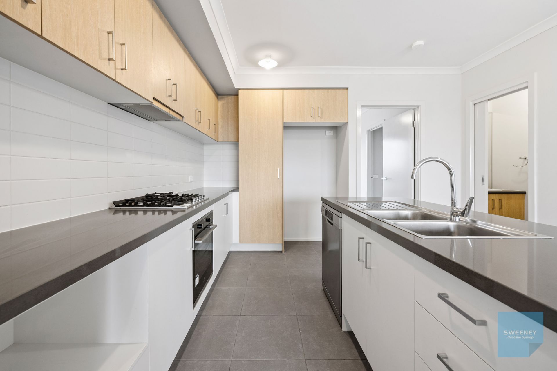 5 Adventure Avenue, Fraser Rise - Thumbnail 4