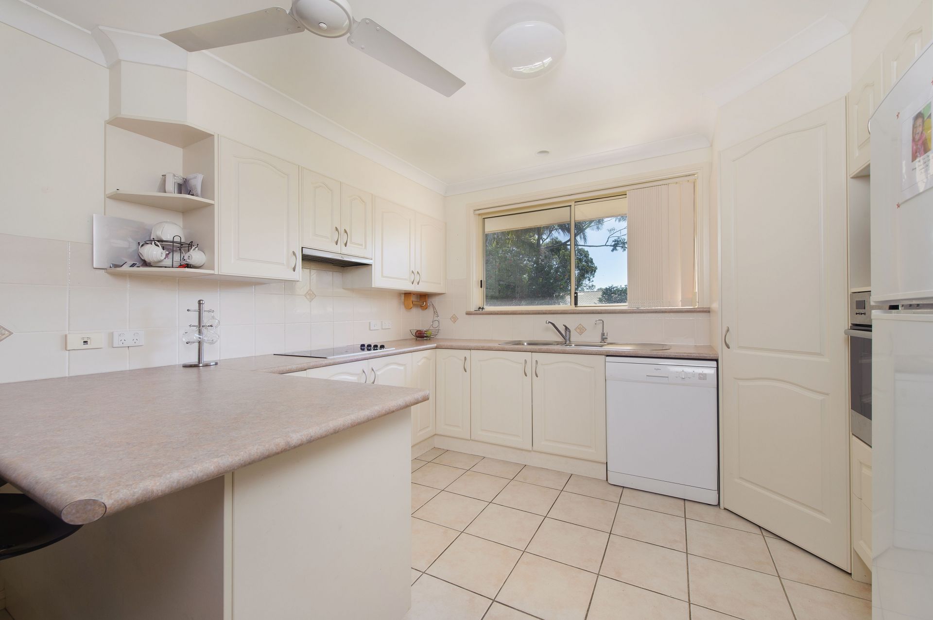2/111 Lake Road Port Macquarie NSW, Port Macquarie - Thumbnail 4