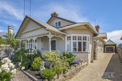 FAIRY-TALE HOME IN ARGUABLY THE BEST STREET IN MOONAH