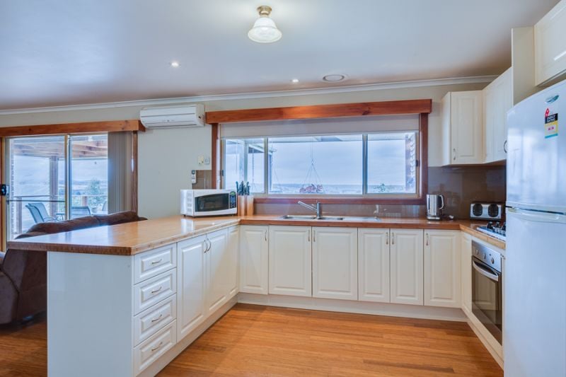 98 Holts Lane, Bacchus Marsh - Thumbnail 4
