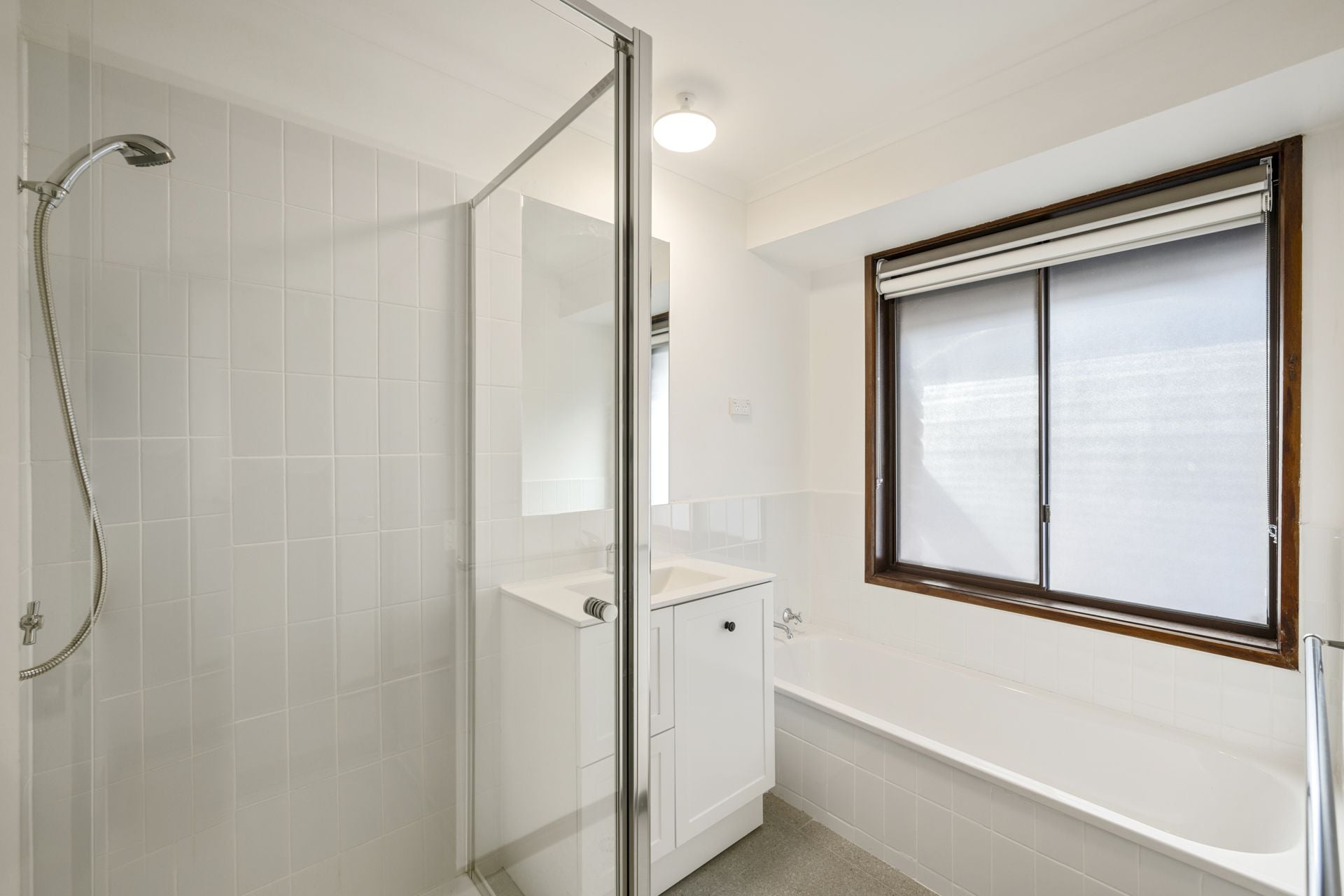 MAINTENANCE FREE! IMMACULATE UNIT IN QUIET COURT LOCATION