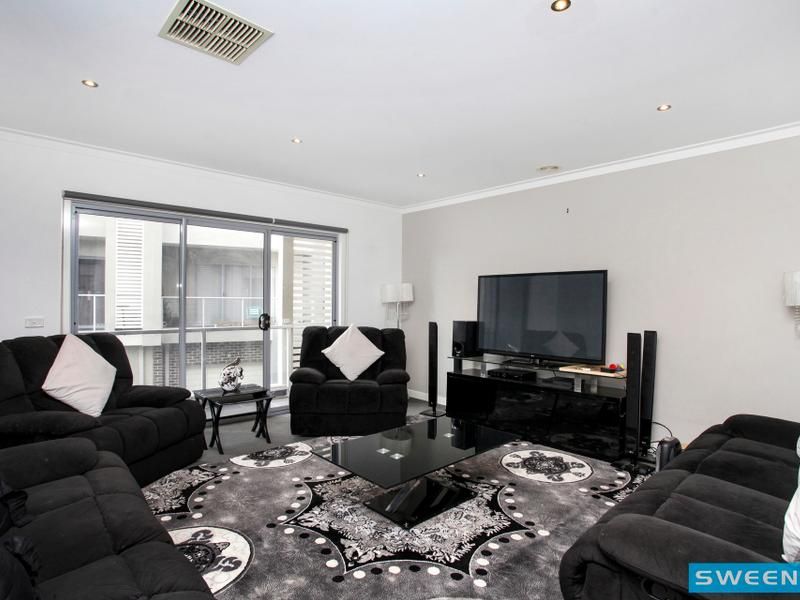 16/69-77 Lancefield Drive, Caroline Springs - Thumbnail 3