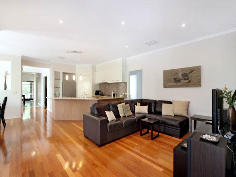 38 Central Parkway, Caroline Springs - Thumbnail 3