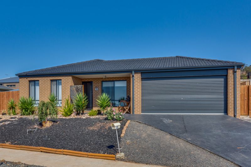 12 Valentina Drive, Bacchus Marsh - Thumbnail 2
