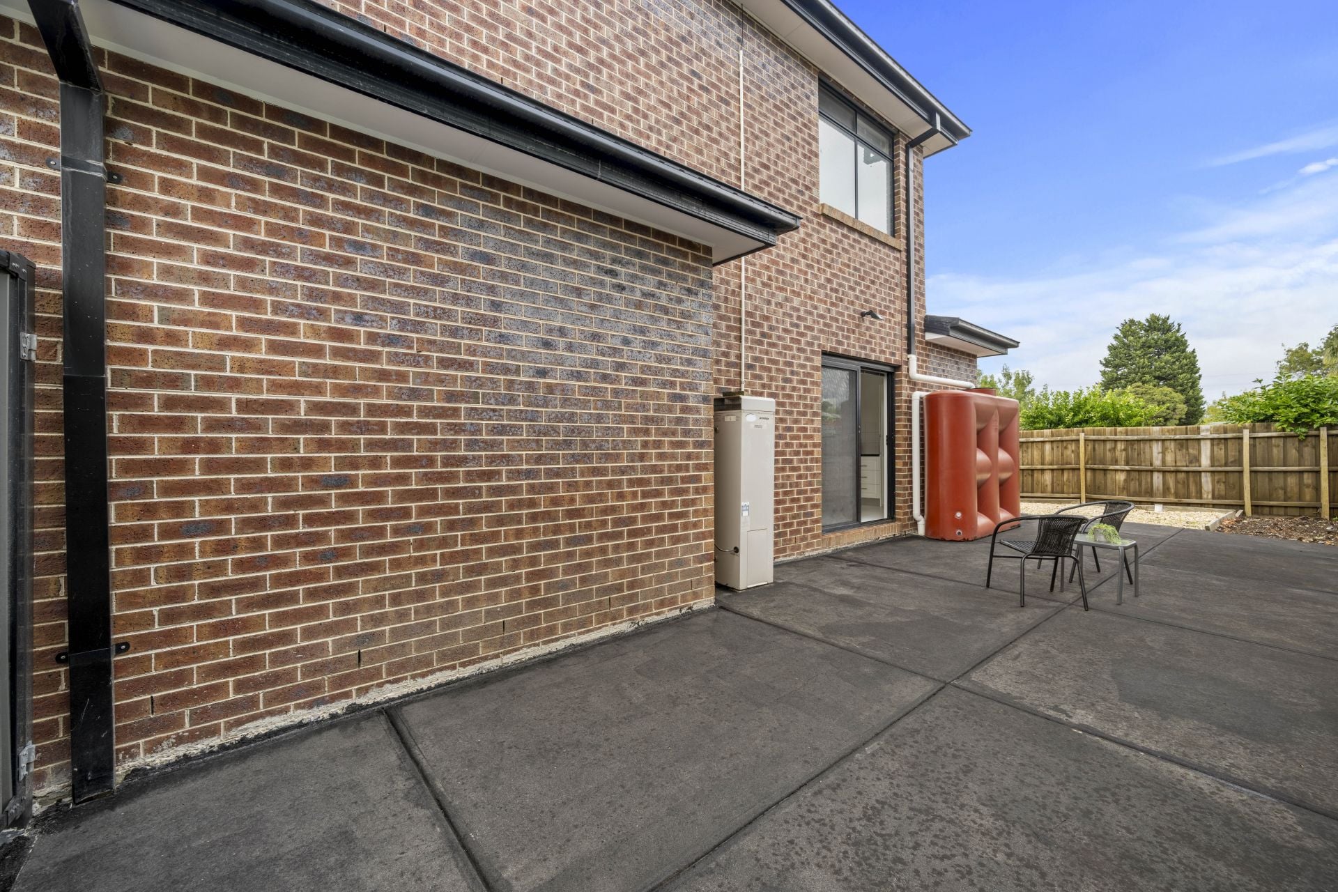 A Stylish Abode In A Central Location