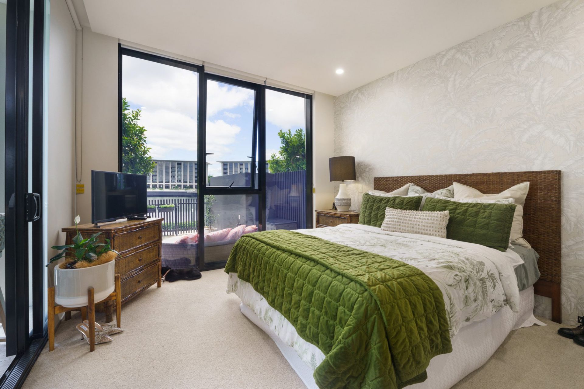 104E/1 Marina Drive, Benowa - Thumbnail 7