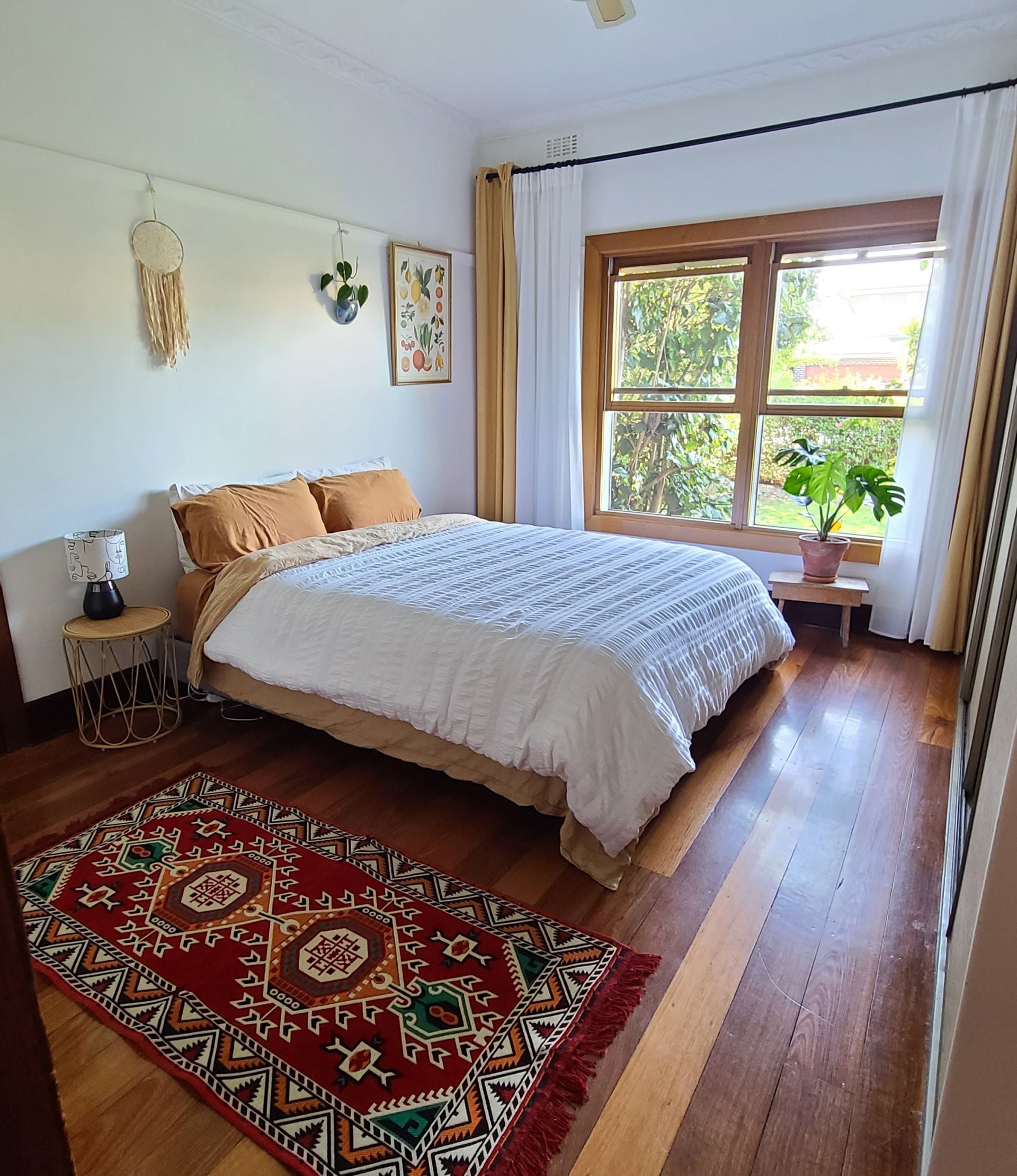 CHARMING TWO BEDROOM DELIGHT!