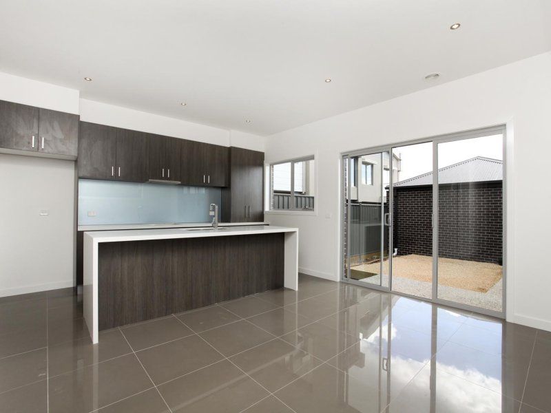 12/69-77 Lancefield Drive, Caroline Springs - Thumbnail 4