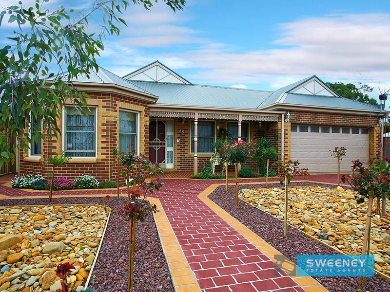 18 Carinza Avenue, Altona Meadows - Thumbnail 7