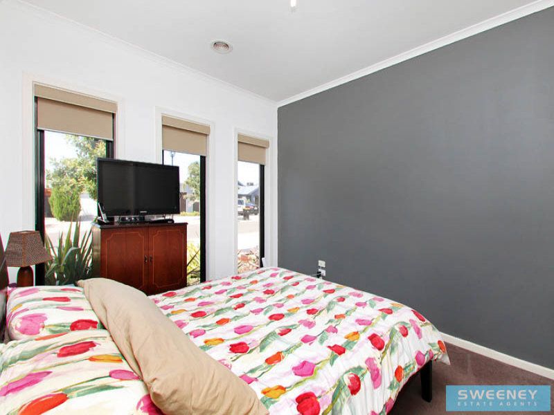 11 Gisborne Way, Caroline Springs - Thumbnail 7