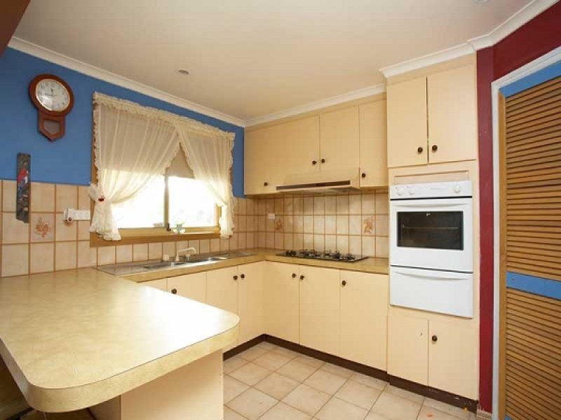 13 Trembath Court, Altona Meadows - Thumbnail 3