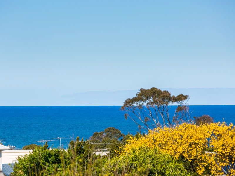 11 Gogoll Crescent, Torquay - Thumbnail 3
