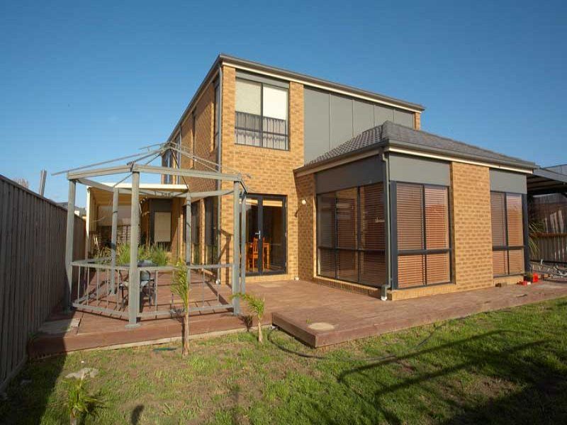 10 La Coruna Gardens, Point Cook - Thumbnail 4