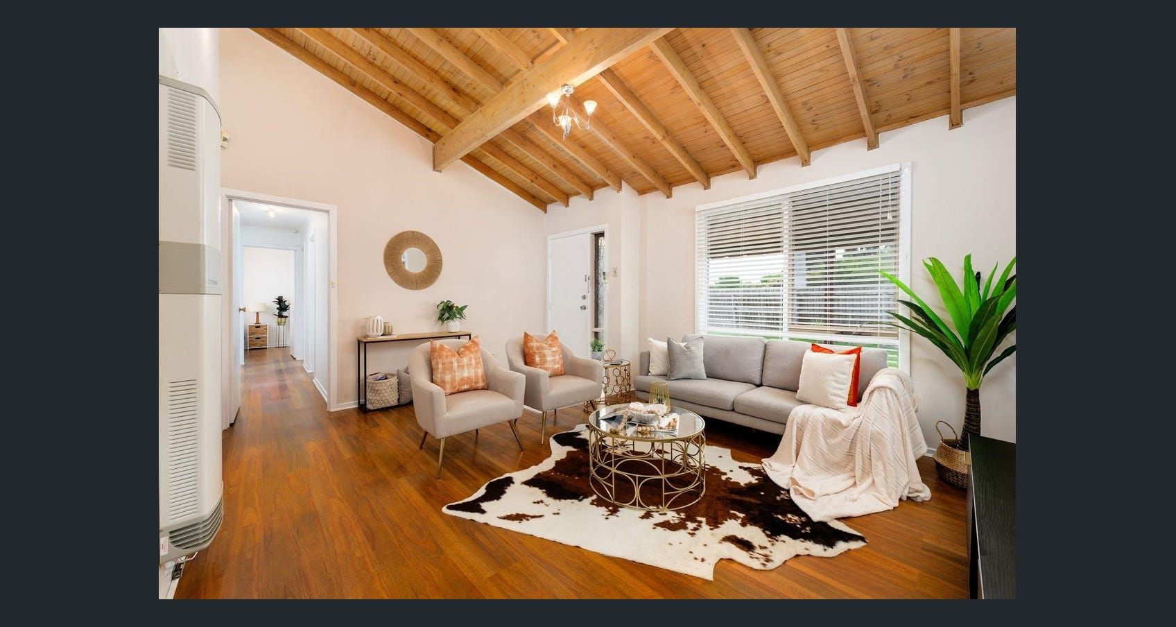 Spacious Unit In Prime Location!