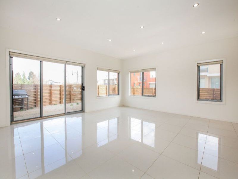 1/19-21 The Avenue, Caroline Springs - Thumbnail 5