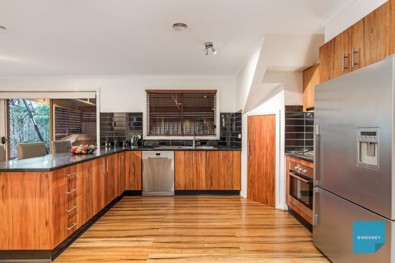 9 Holmes Way, Caroline Springs - Thumbnail 4
