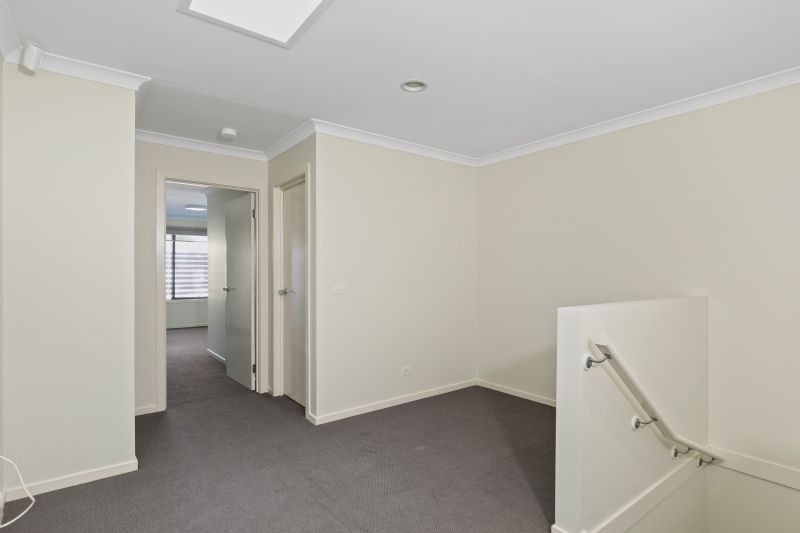 38 Little Windrock Lane, Craigieburn